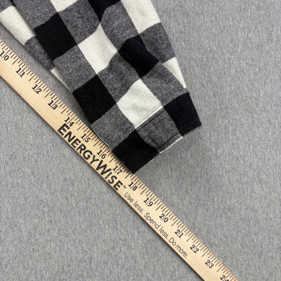 Risen Buffalo Plaid Flannel Men's S Black White Oversized Long Sleeve Button Up - Picture 11 of 14